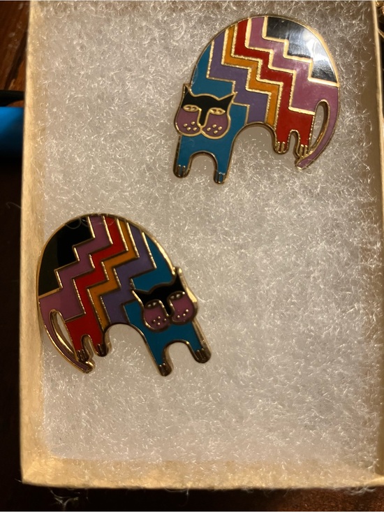 Laura Burch Jewelry - Aztec Cat Vintage Signed Laurel Burch Enameled Earrings